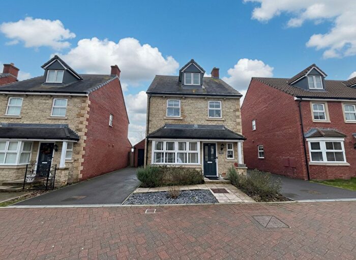 4 Bedroom Detached House For Sale In Yarnbrook Gardens, Trowbridge, BA14