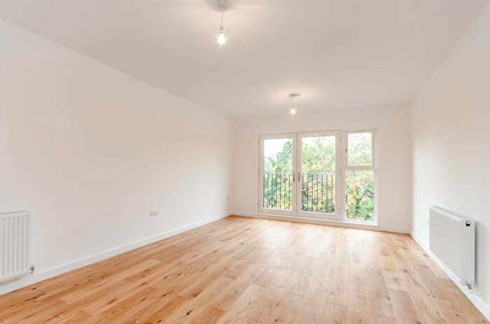 1 Bedroom Flat To Rent In Anerley Park, Crystal Palace, London, SE20