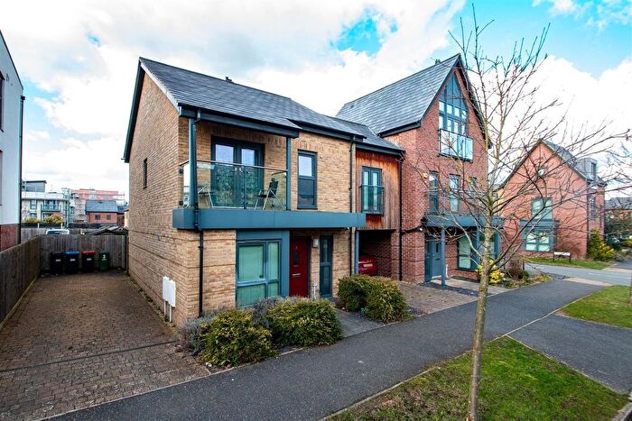 3 Bedroom Property To Rent In Wizard Way, Oakgrove, Milton Keynes, MK10