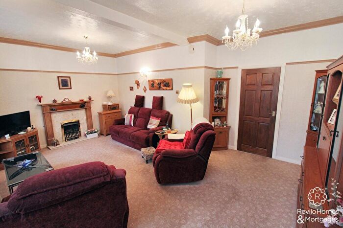 3 Bedroom Detached Bungalow For Sale In Crow Hill South, Middleton, M24