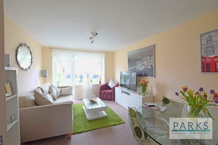 2 Bedroom Flat To Rent In Framnaes Court, Hove, BN3