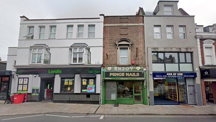 Studio To Rent In High Street Penge, SE20