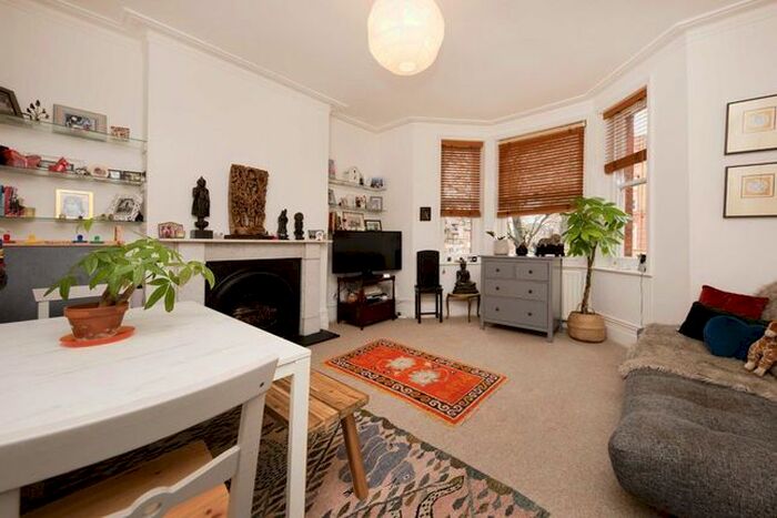 2 Bedroom Flat To Rent In Essendine Road, London, W9