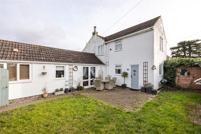 3 Bedroom Semi-Detached House For Sale In Sands Lane, Scotter, DN21