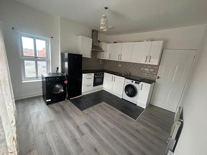 2 Bedroom Flat To Rent In Kettering Road, Northampton, NN1