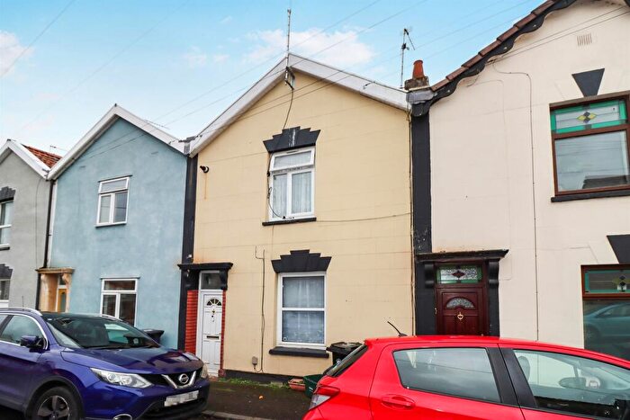 3 Bedroom Terraced House For Sale In Brenner Street, Bristol, BS5