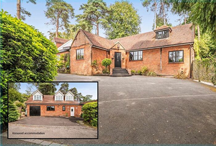 4 Bedroom Detached House For Sale In Woodbridge Drive, Camberley, Surrey, GU15