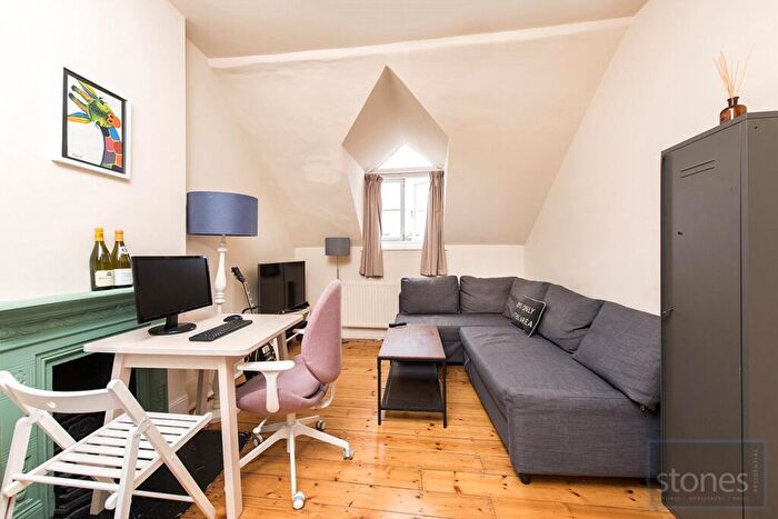 2 Bedroom Apartment To Rent In Canfield Place, London, NW6