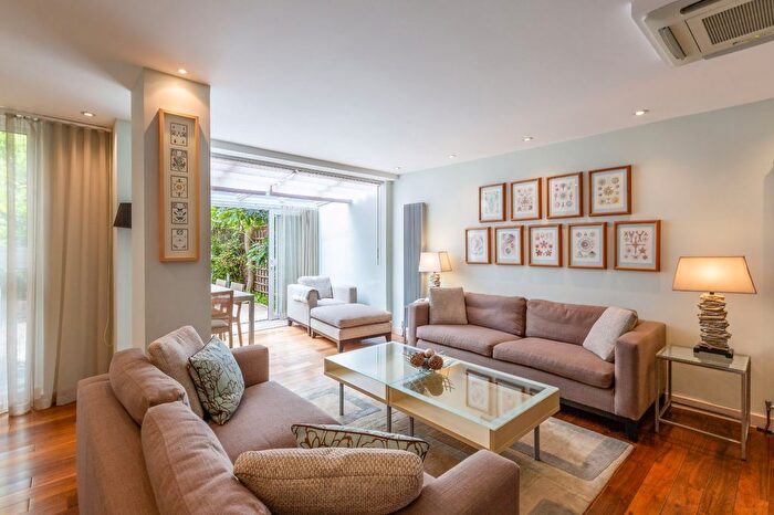 5 Bedroom Detached House To Rent In Woodsford Square, Holland Park, London, W14