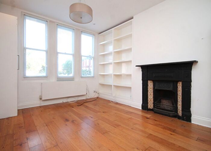 2 Bedroom Flat To Rent In Rathcoole Gardens, Crouch End, N8