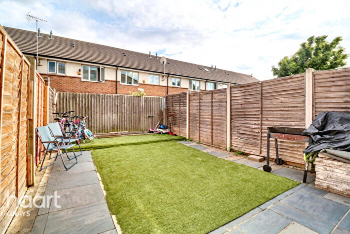 3 Bedroom Terraced House For Sale In North Road, Purfleet, RM19