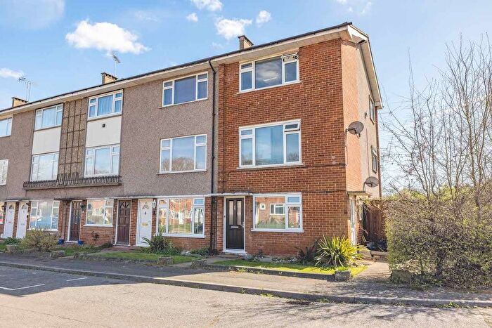 2 Bedroom Maisonette For Sale In St Davids Close, Iver Heath, SL0