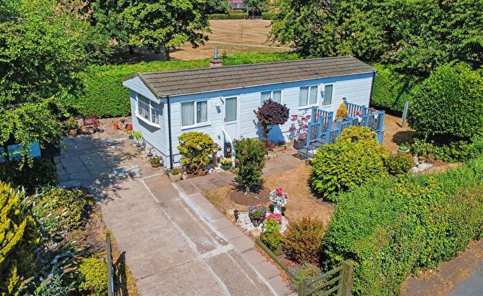 2 Bedroom Park Home For Sale In Blind Lane, Breaston, DE72