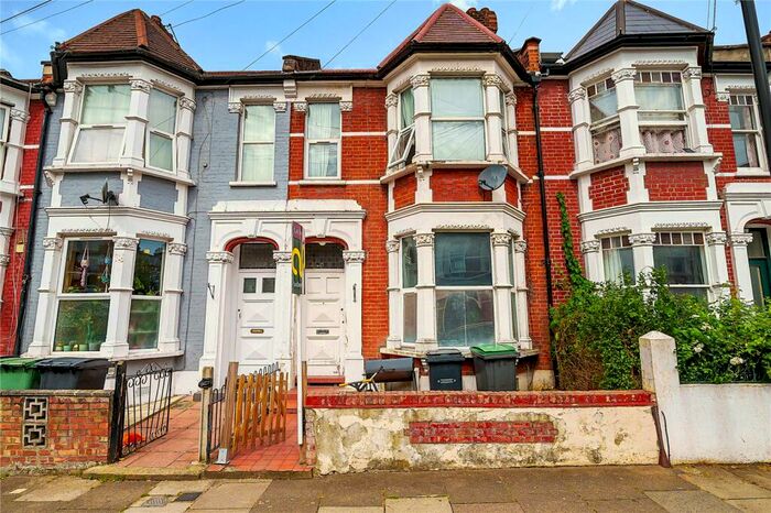 2 Bedroom Flat To Rent In Abbotsford Avenue, Harringay, London, N15
