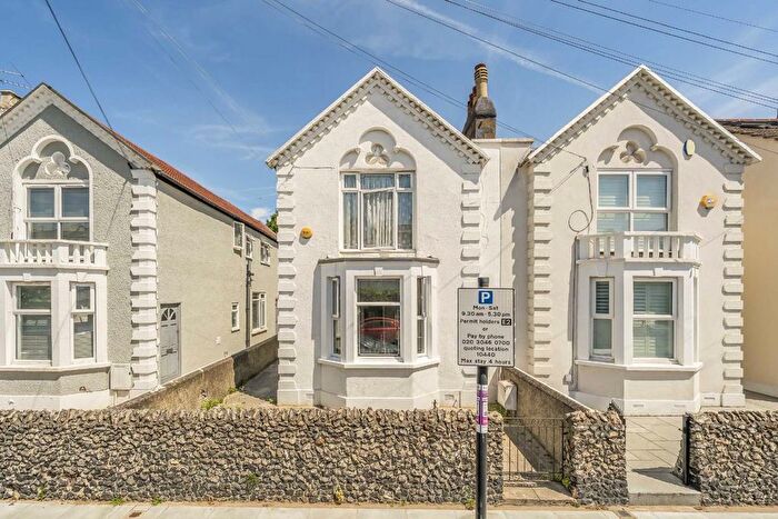 3 Bedroom Property For Sale In Trevelyan Road, Tooting, SW17