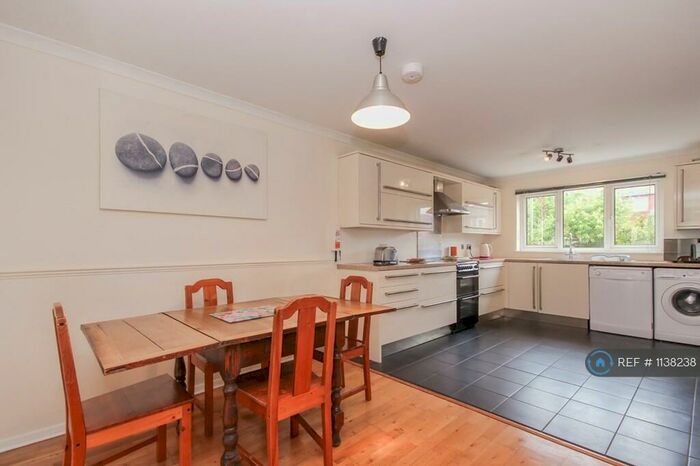 4 Bedroom Terraced House To Rent In Cardinal Close, Oxford, OX4