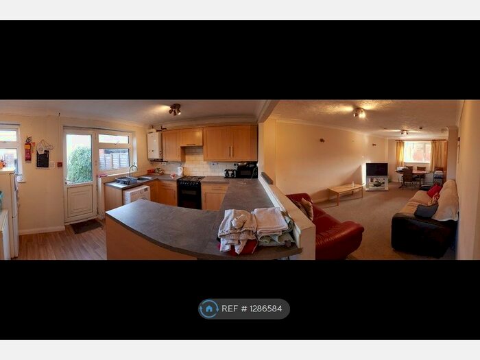 5 Bedroom Terraced House To Rent In Military Road, Kent CT1