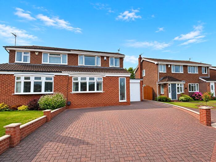 3 Bedroom Semi-Detached House For Sale In Avebury Drive, Washington Village Washigton, NE38