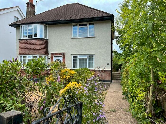 2 Bedroom Apartment To Rent In Birdhurst Road, South Croydon, CR2