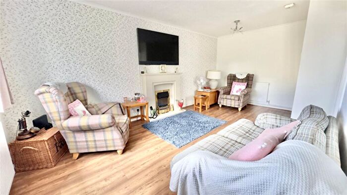 2 Bedroom Bungalow For Sale In Littlemore Close, Saughall Massie, Wirral, CH49