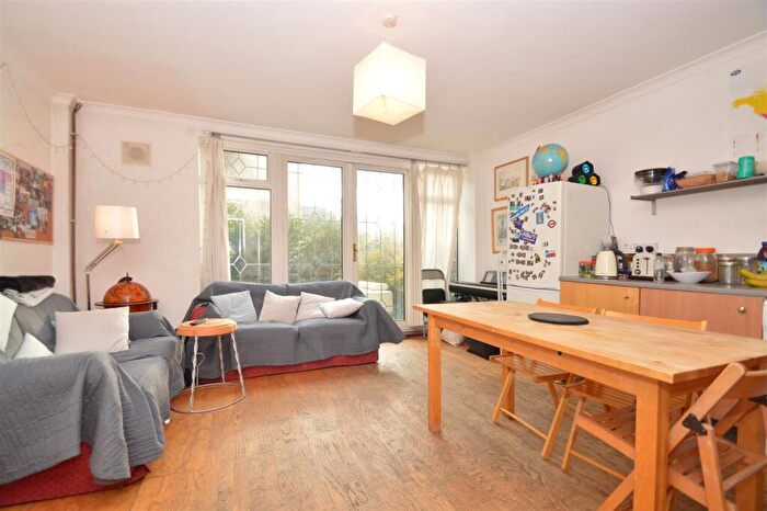 4 Bedroom Maisonette To Rent In Weymouth Terrace, Shoreditch, E2