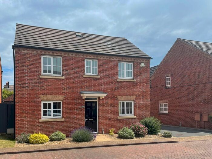 4 Bedroom Detached House To Rent In Grayson Mews, Chilwell, Beeston, Nottingham, NG9