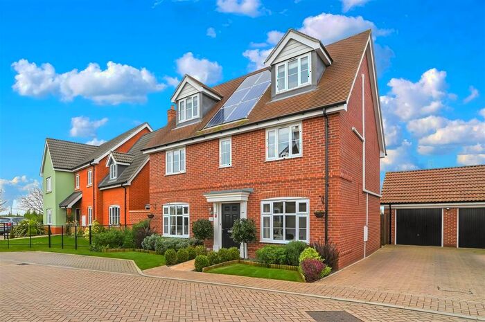 5 Bedroom Detached House For Sale In Rodwell Close, Holbrook, Ipswich, IP9