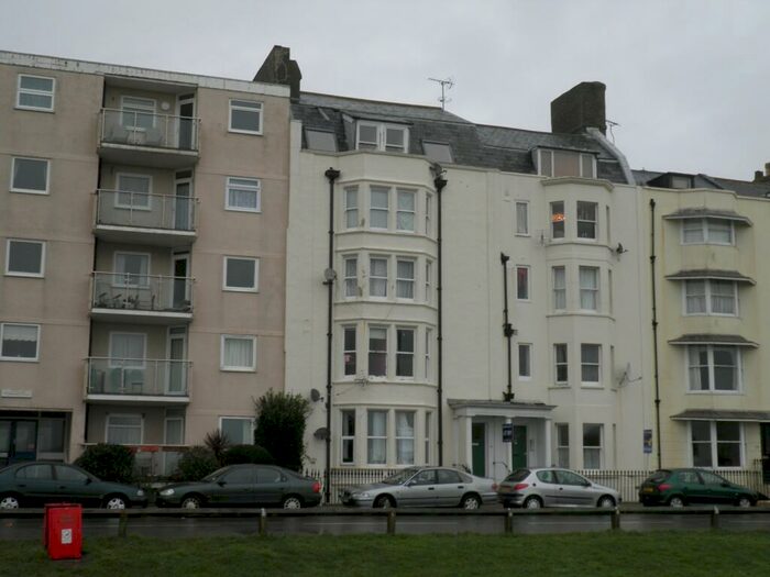 2 Bedroom Flat To Rent In South Terrace, Littlehampton, BN17