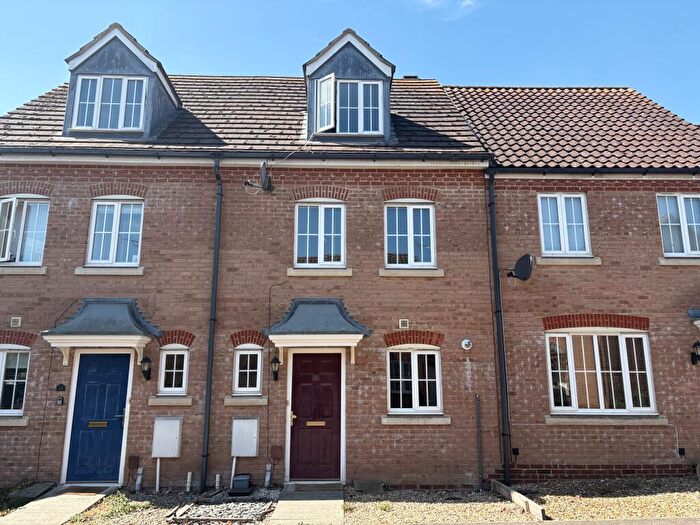 3 Bedroom Town House For Sale In Thorn Road, Hampton Hargate, Peterborough, PE7
