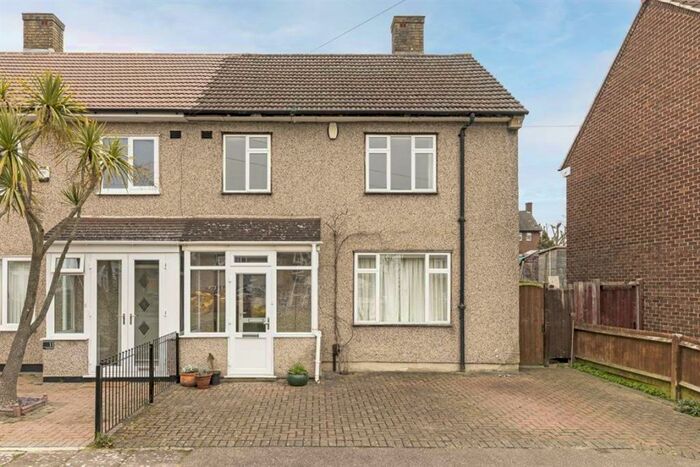 3 Bedroom Terraced House To Rent In Dursley Close, Blackheath, SE3