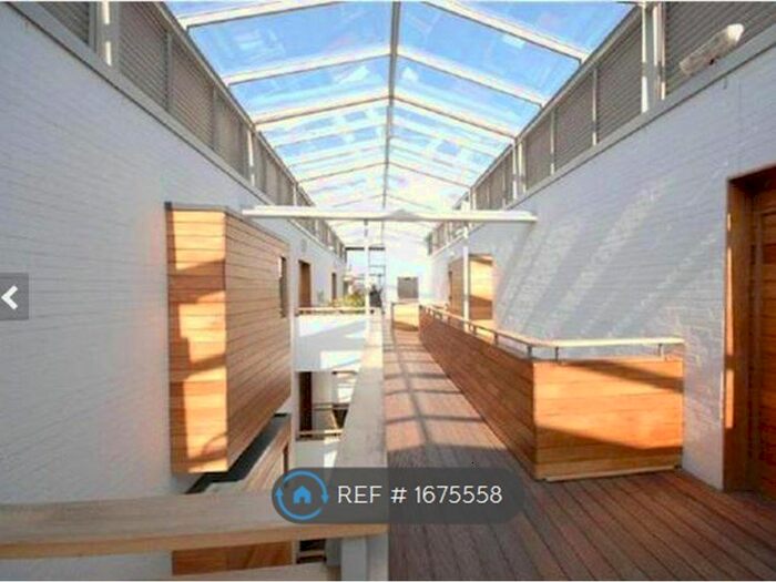 2 Bedroom Flat To Rent In Watermill Way, London, SW19