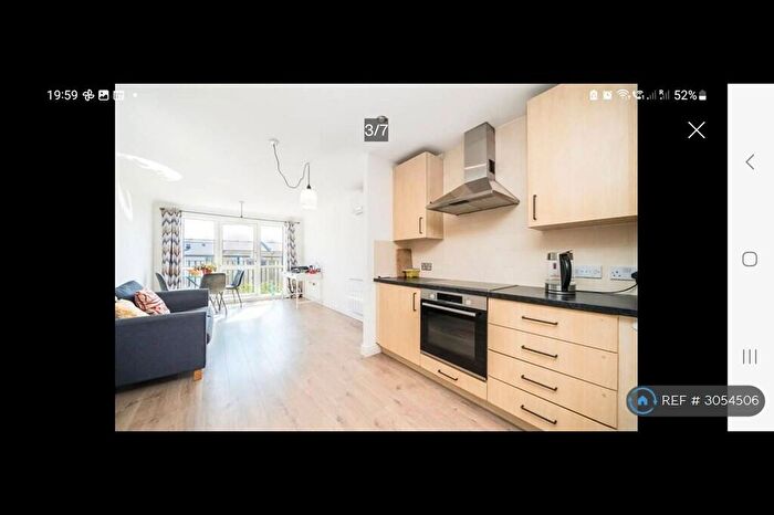 2 Bedroom Flat To Rent In Mercer Court, London, E1