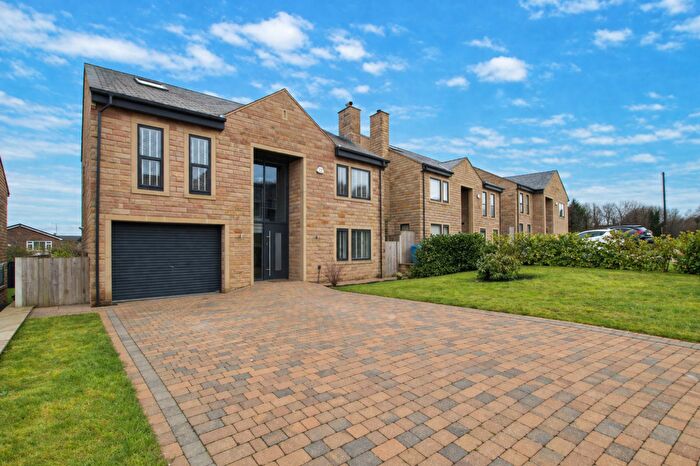 6 Bedroom Detached House For Sale In Starring Road, Littleborough, OL15