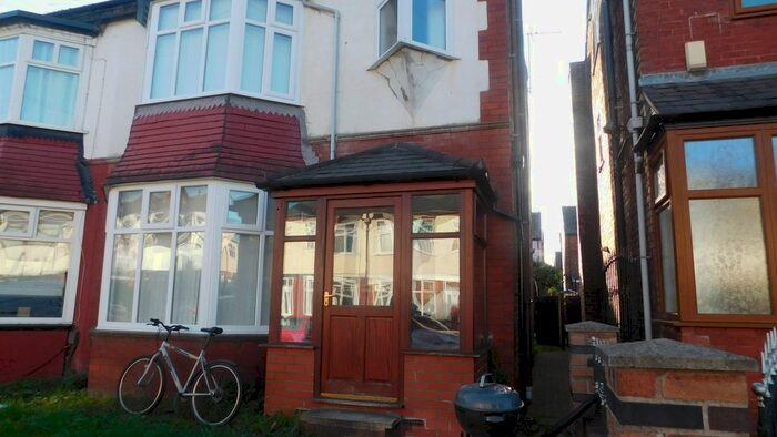 3 Bedroom Semi-Detached House To Rent In Trenant Road, Salford, M6