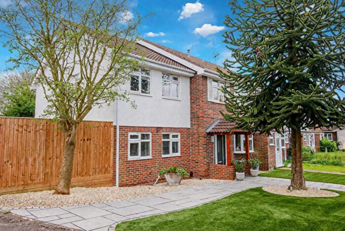 4 Bedroom End Of Terrace House For Sale In Observatory Close, Benson, OX10