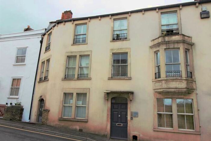 2 Bedroom Apartment To Rent In North Parade, Frome, BA11