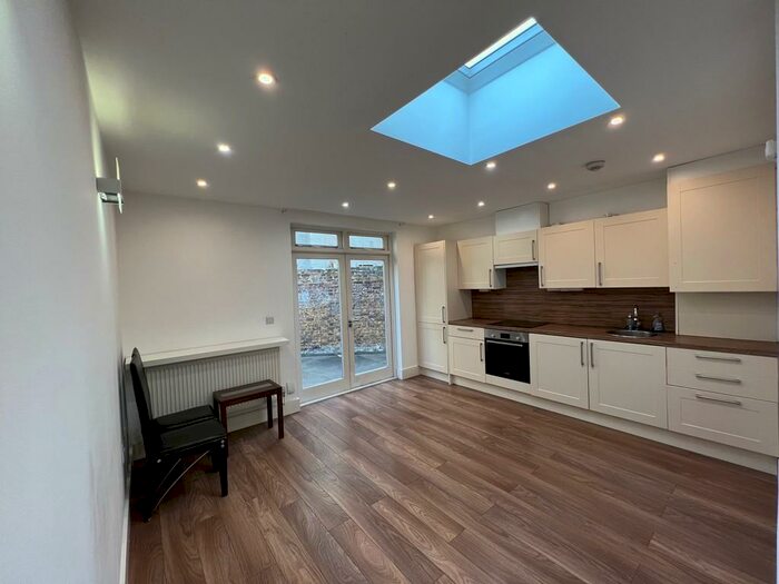 1 Bedroom Flat To Rent In Navigator Square, London, N19