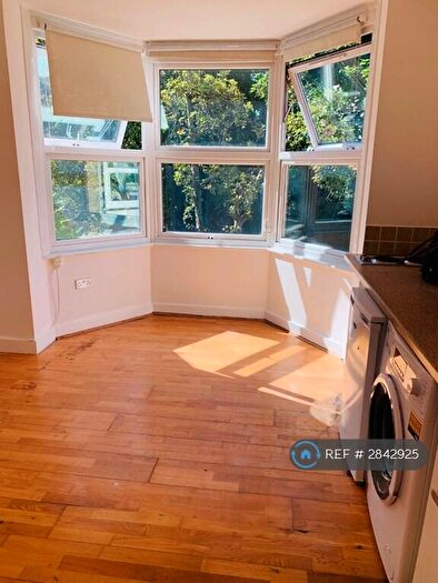 Studio To Rent In Temple Road, Croydon, CR0