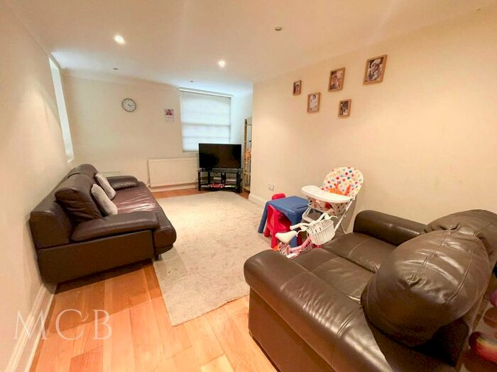 1 Bedroom Flat To Rent In Lancaster House, Borough Road, Isleworth, TW7