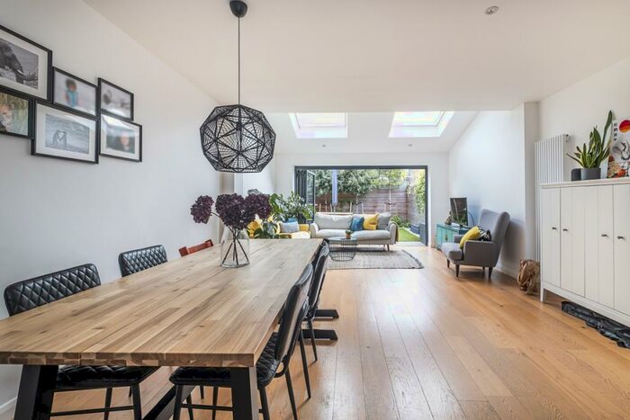 4 Bedroom Terraced House To Rent In Wycliffe Road London, SW11