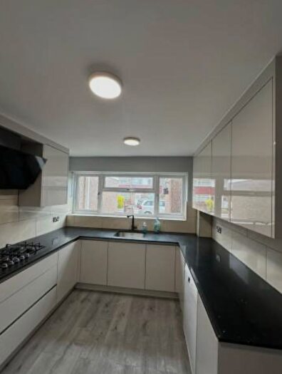 3 Bedroom Terraced House To Rent In Fambridge Road, Dagenham, Essex, RM8