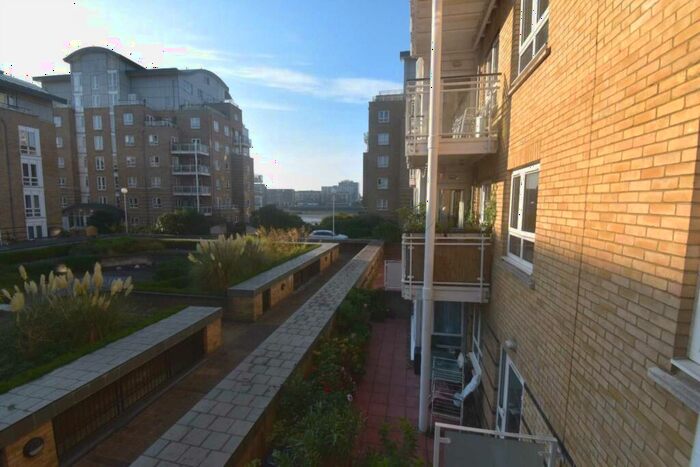 2 Bedroom Flat To Rent In St Davids Square, London, E14