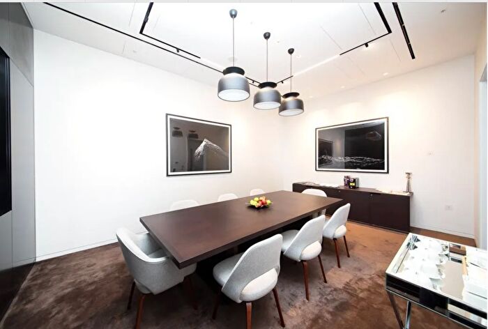 1 Bedroom Flat For Sale In Buckingham Palace Road, Victoria, London, SW1W