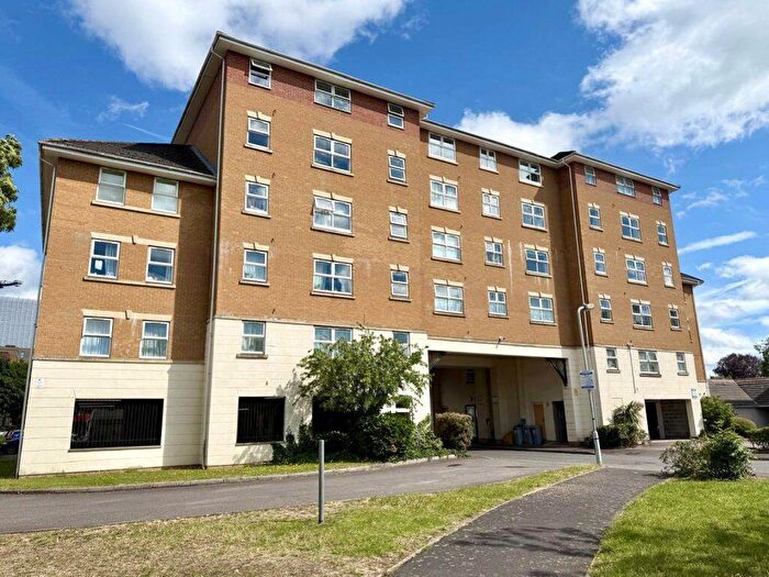 2 Bedroom Flat To Rent In Pickford Gardens, SL1
