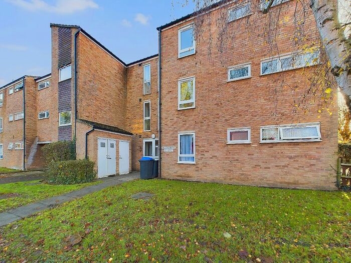 2 Bedroom Flat To Rent In Jubilee Way, Sidcup, Kent, DA14