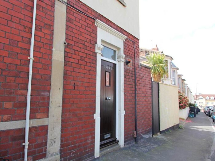 2 Bedroom Flat To Rent In Blackswarth Road, Bristol, BS5