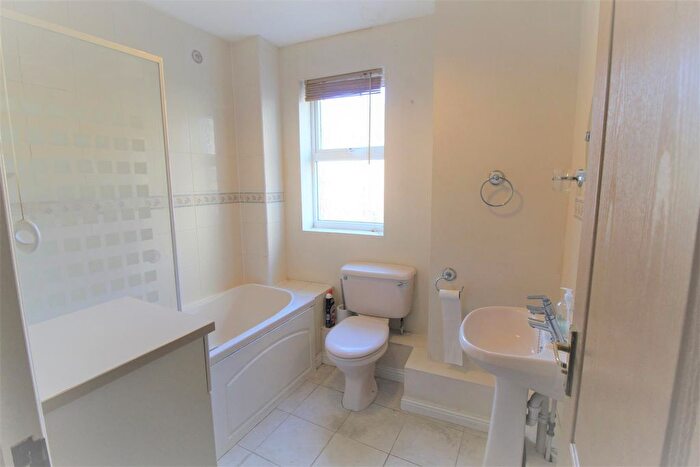 1 Bedroom Flat For Sale In Charles Street, Croydon, CR0