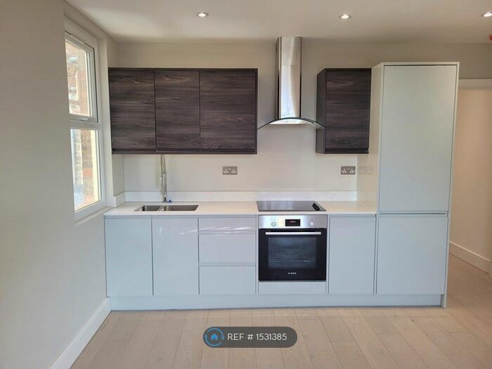 1 Bedroom Flat To Rent In Hendon Lane, London, N3