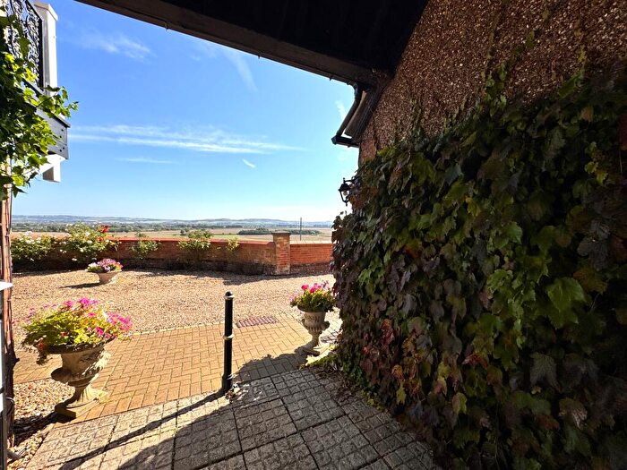 2 Bedroom Character Property To Rent In Howell Hill Close, Mentmore, Leighton Buzzard, LU7