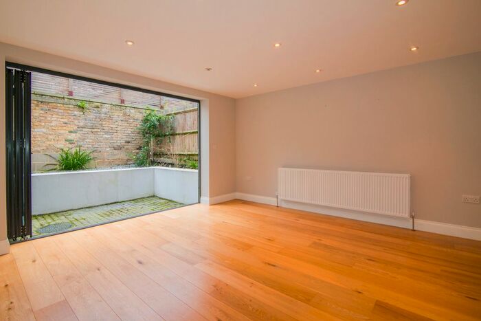 1 Bedroom Flat To Rent In Sheen Road, Richmond, TW9